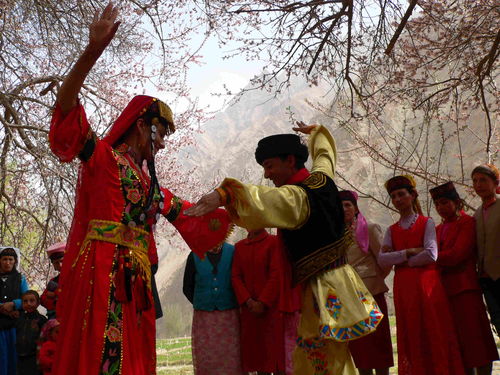 塔吉克文化纪录片《归去来兮》阐述了什么